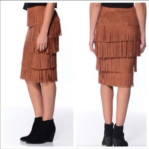 (B3) J.O.A. Los Angeles Vegan Suede Tiered Fringe Skirt – Boho Western Chic M